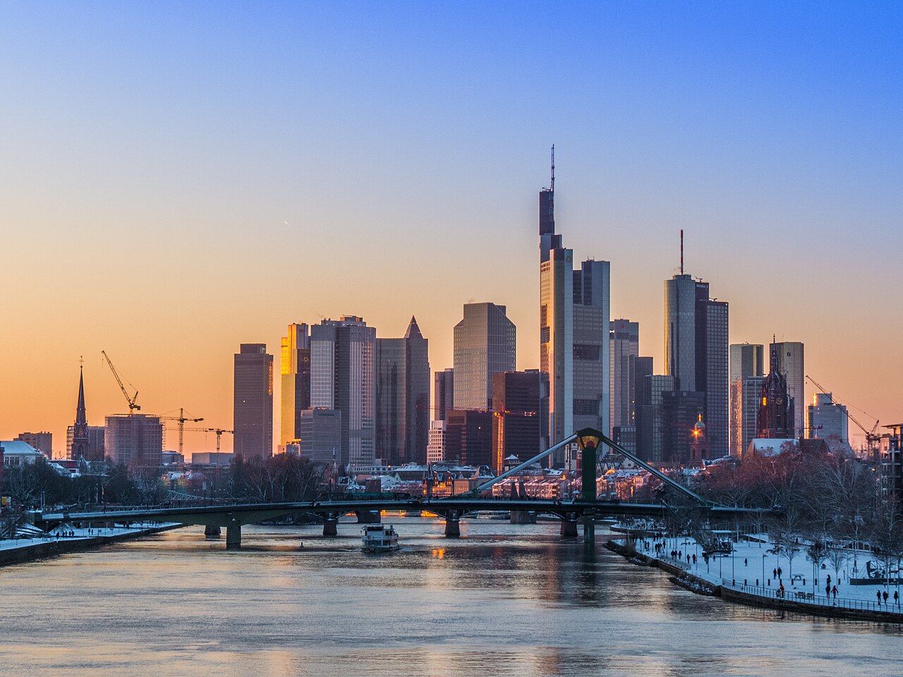 Frankfurt city skyline Römerberg Main River