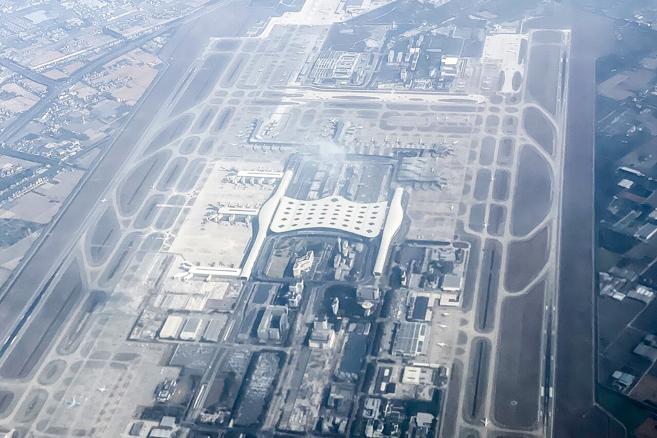 HGH airport exterior
